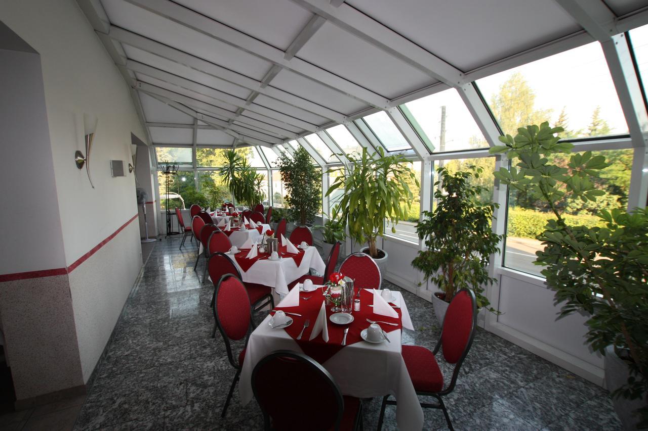 Hotel Buergerhof Hohenstein-Ernstthal Extérieur photo