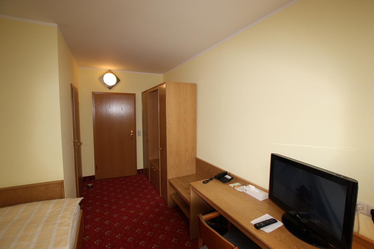 Hotel Buergerhof Hohenstein-Ernstthal Extérieur photo