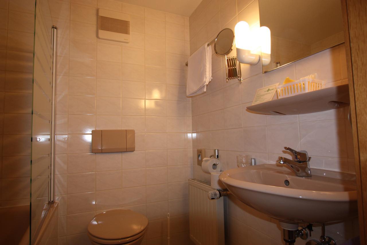 Hotel Buergerhof Hohenstein-Ernstthal Extérieur photo