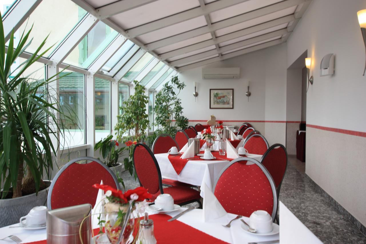 Hotel Buergerhof Hohenstein-Ernstthal Extérieur photo
