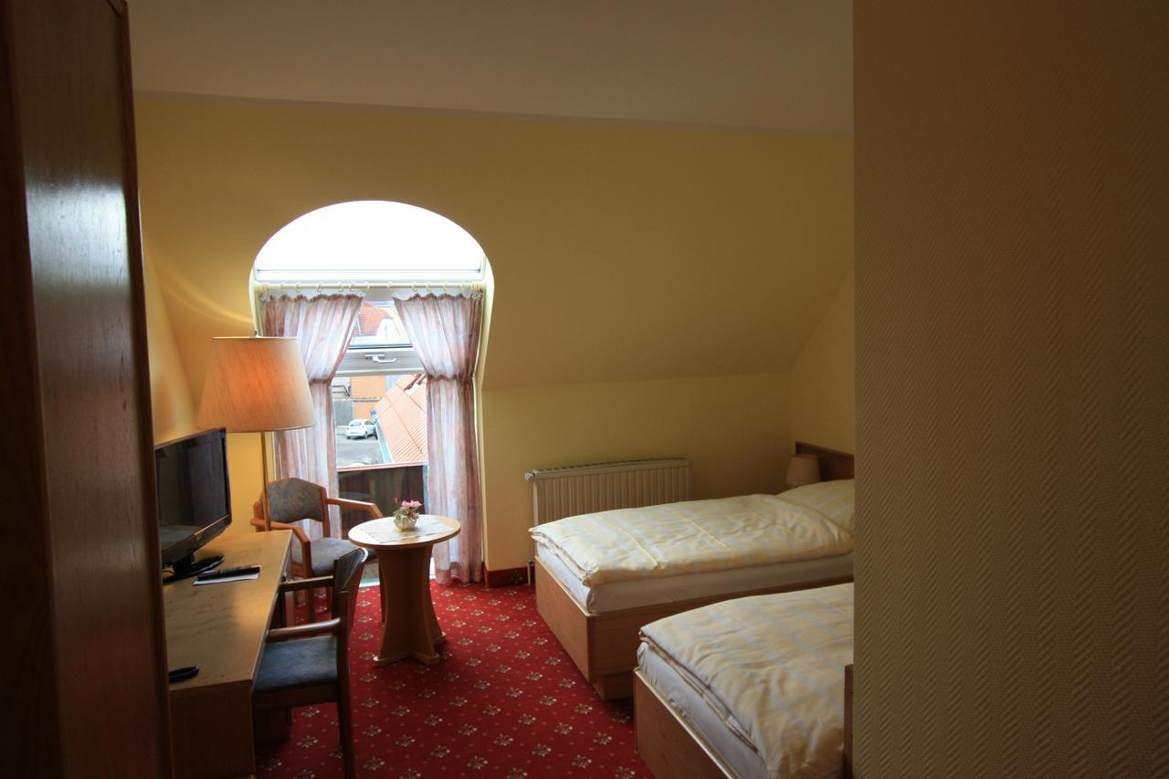 Hotel Buergerhof Hohenstein-Ernstthal Extérieur photo
