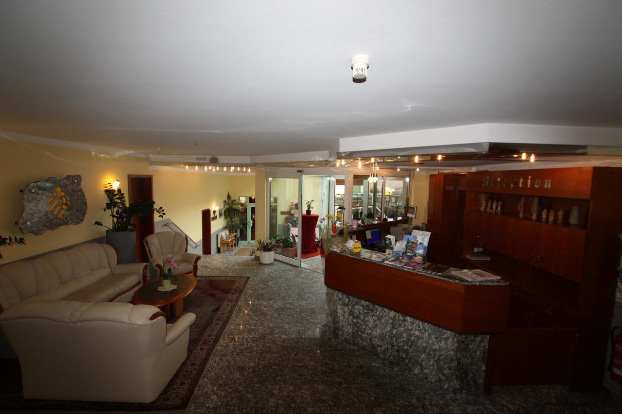 Hotel Buergerhof Hohenstein-Ernstthal Extérieur photo