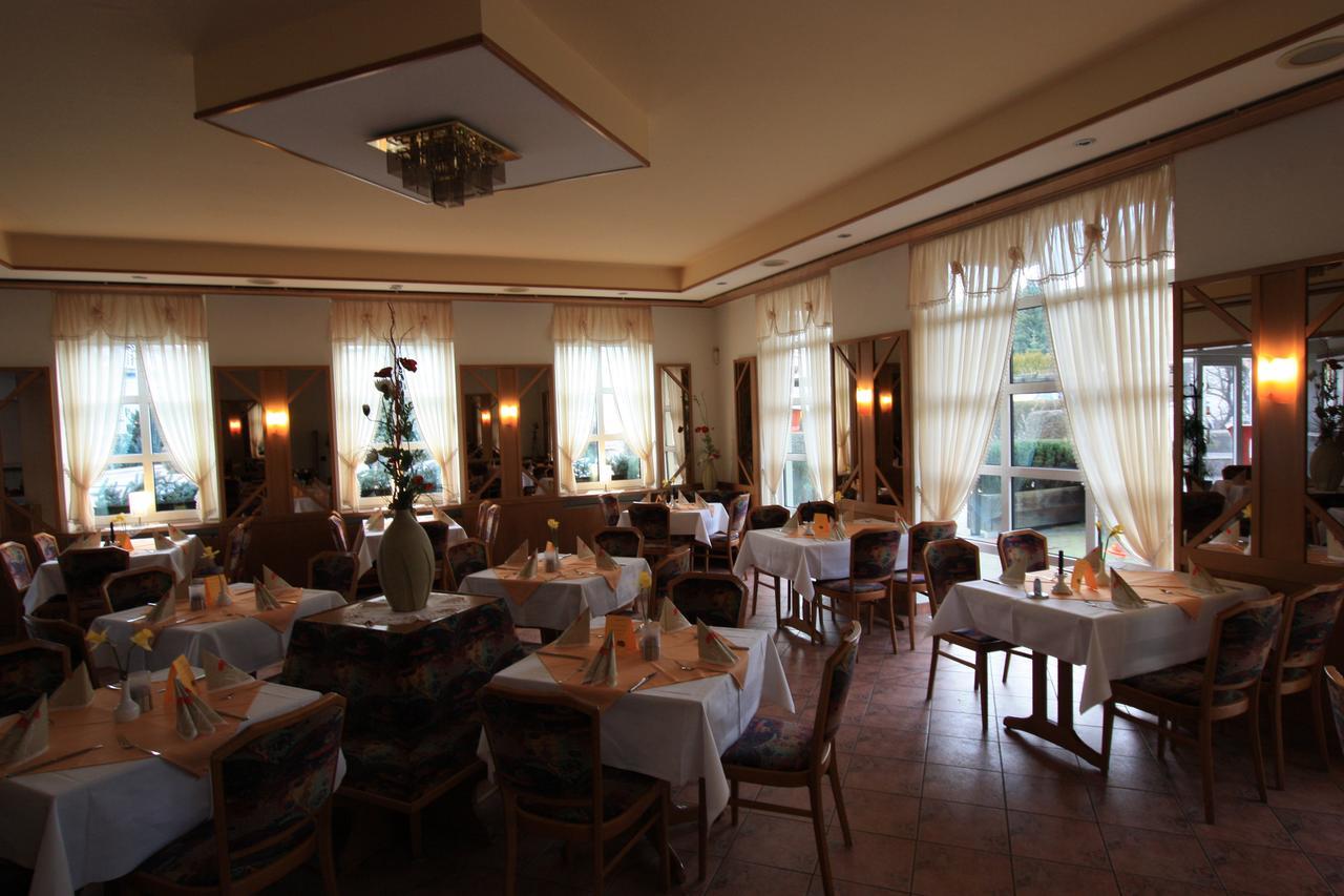 Hotel Buergerhof Hohenstein-Ernstthal Extérieur photo