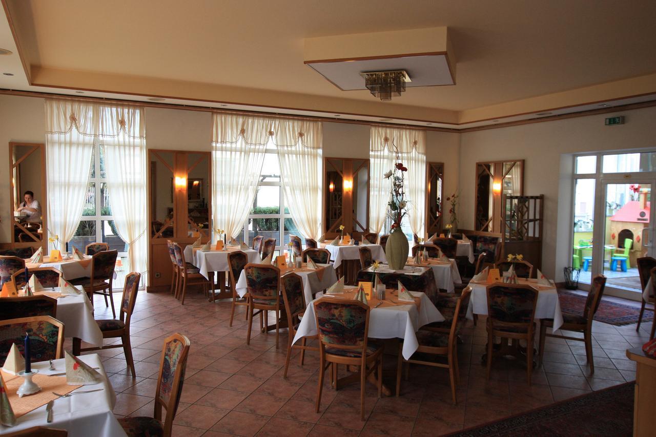Hotel Buergerhof Hohenstein-Ernstthal Extérieur photo
