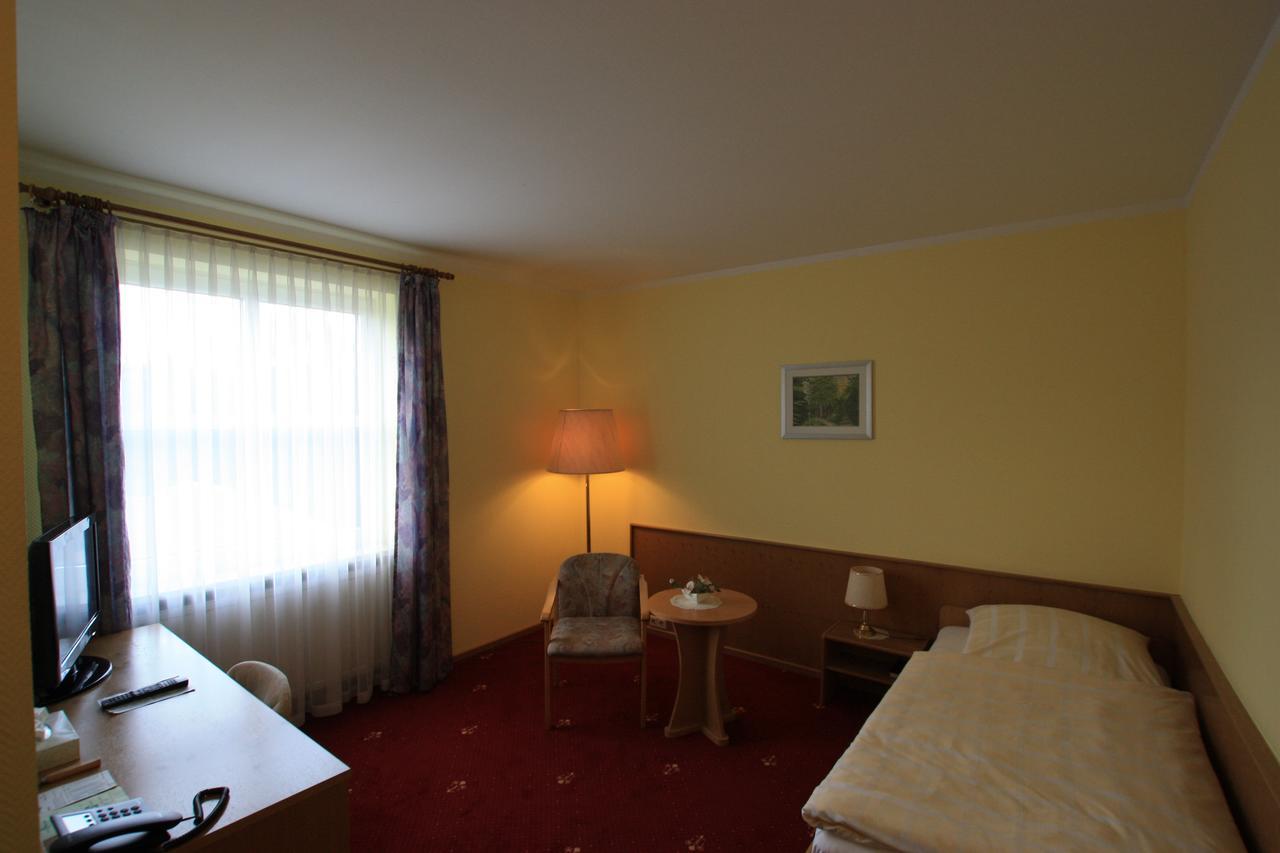 Hotel Buergerhof Hohenstein-Ernstthal Extérieur photo