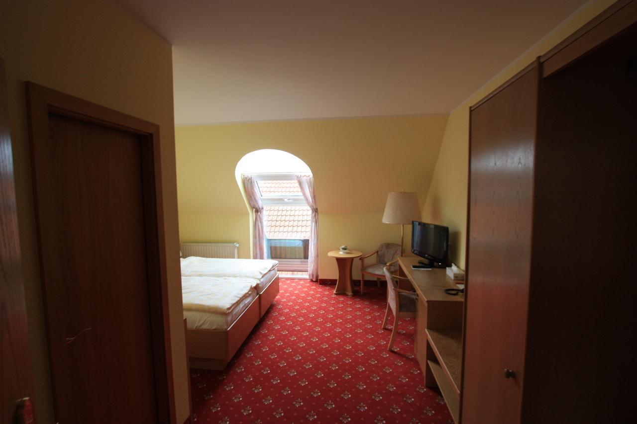 Hotel Buergerhof Hohenstein-Ernstthal Extérieur photo