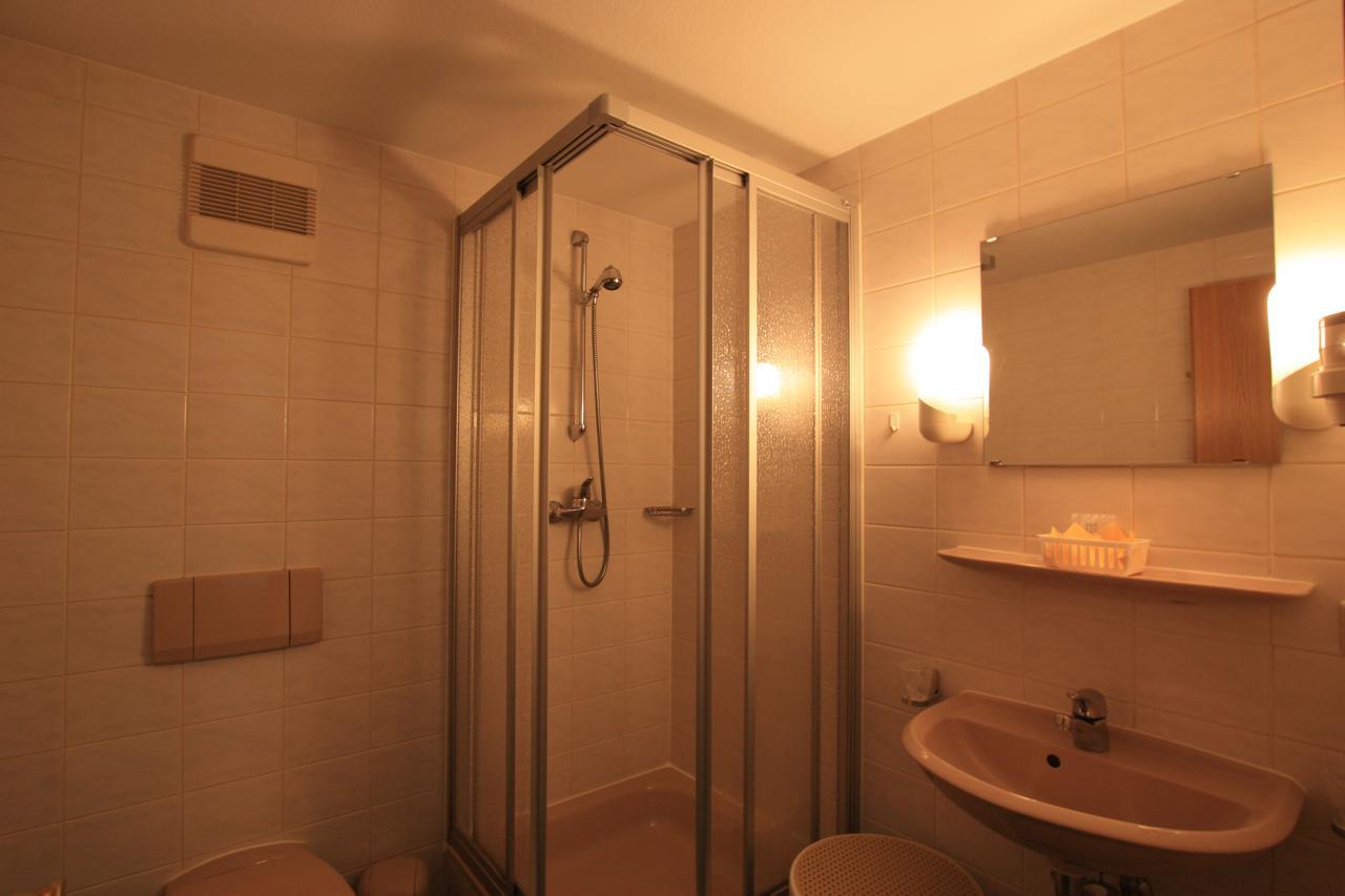 Hotel Buergerhof Hohenstein-Ernstthal Extérieur photo