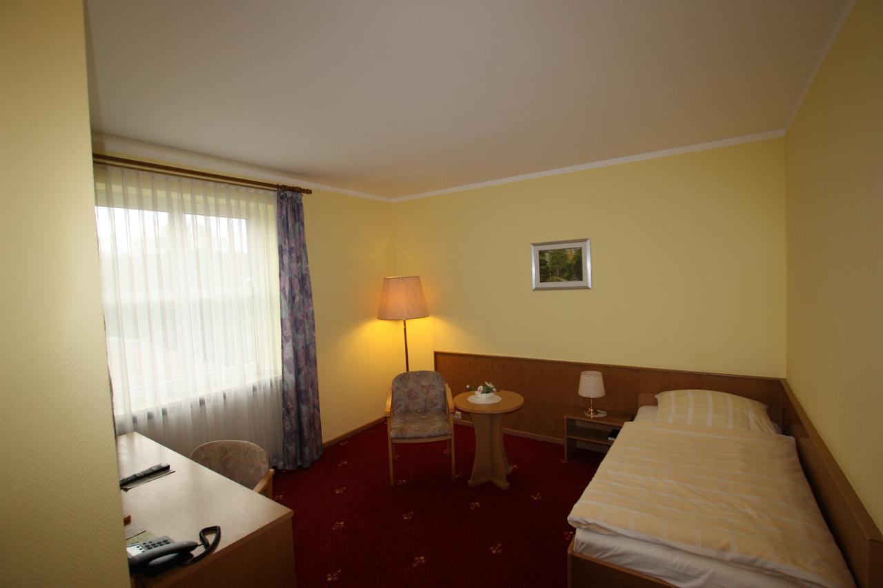 Hotel Buergerhof Hohenstein-Ernstthal Extérieur photo