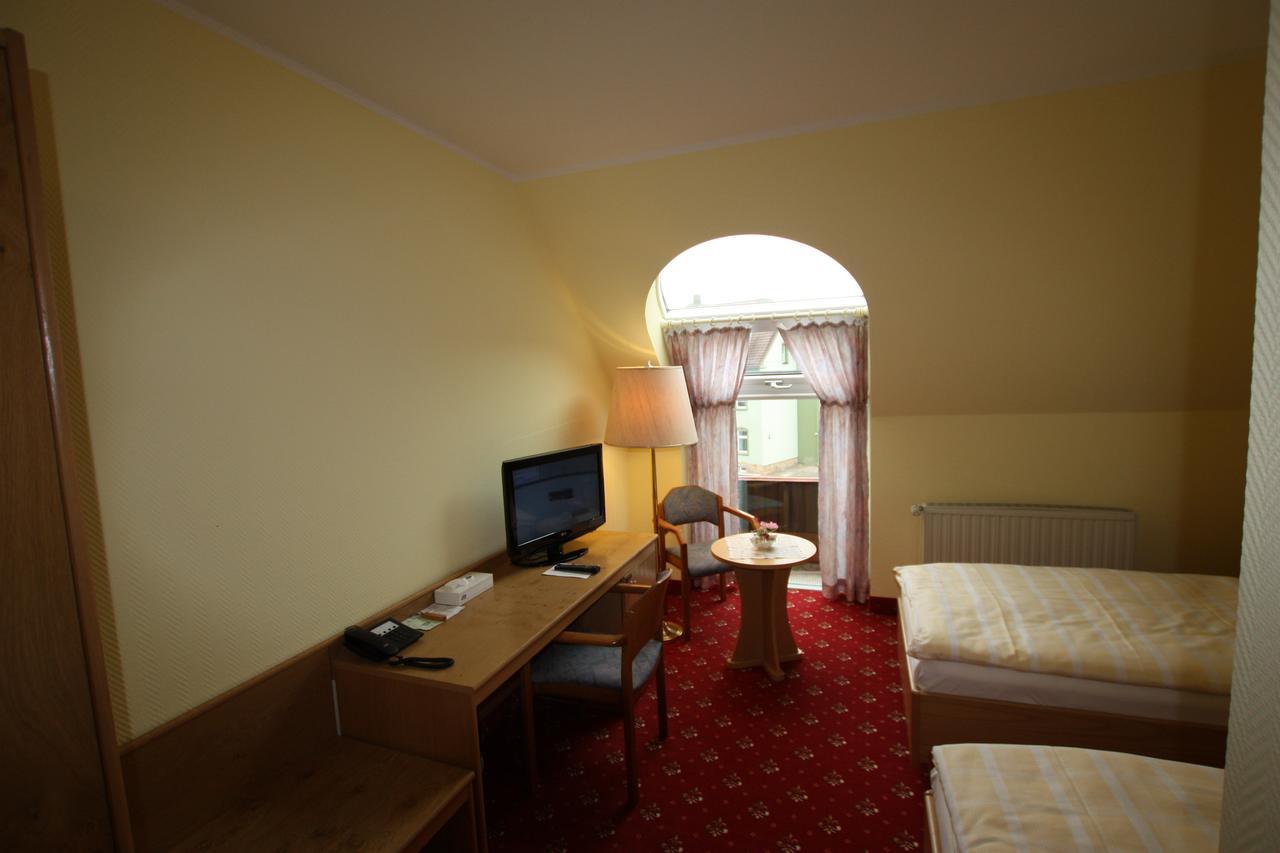 Hotel Buergerhof Hohenstein-Ernstthal Extérieur photo