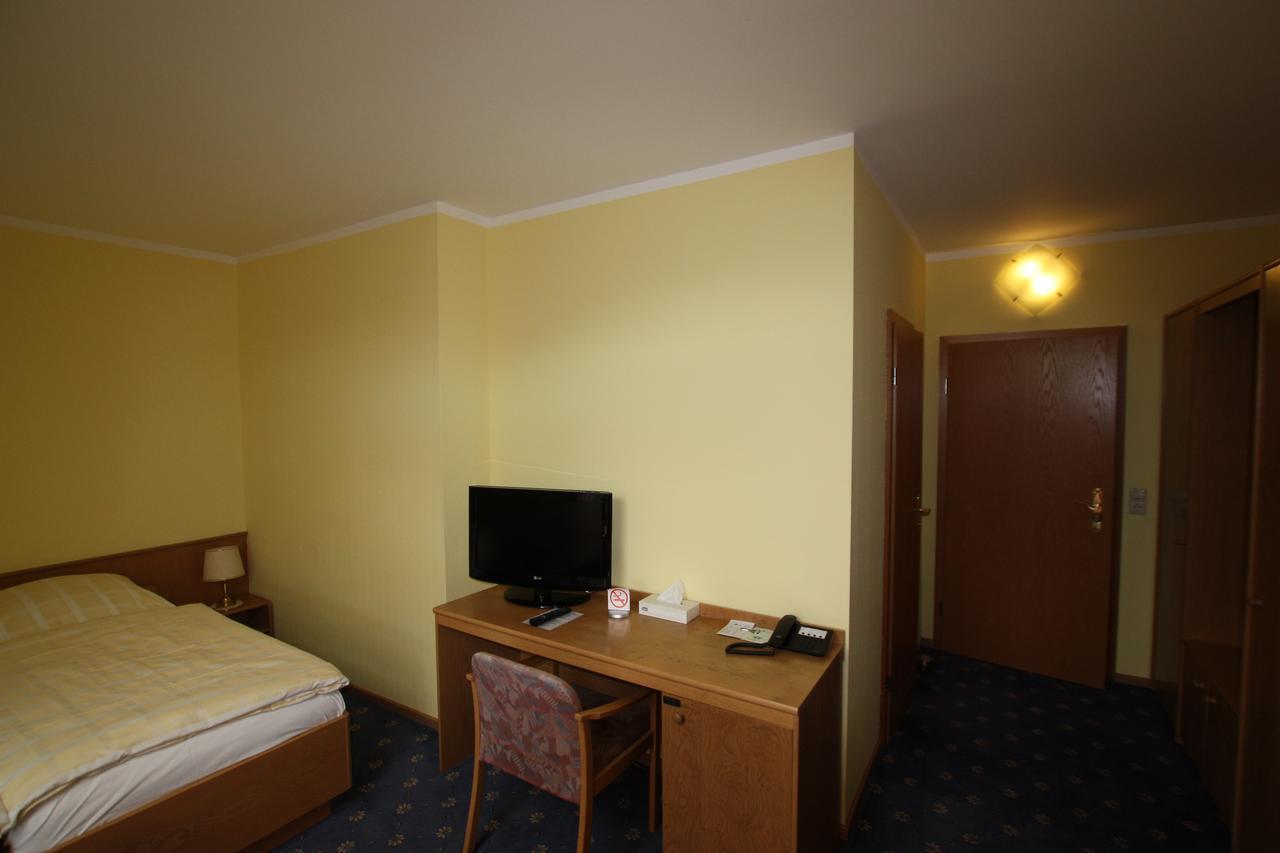 Hotel Buergerhof Hohenstein-Ernstthal Extérieur photo